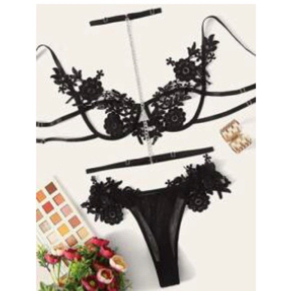 Floral lingerie set